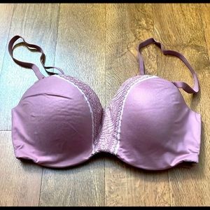 Victoria’s Secret bra in 34D